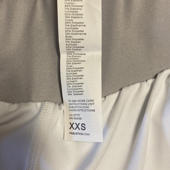 Fabletics Olesia Shine Short - Picture 5 of 5